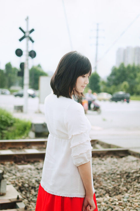 女生浪漫句子：我们分手吧，不想做你女朋友，想做你的新娘