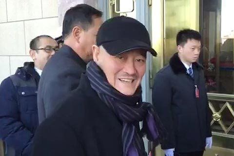 最新或2024（历届）全国政协会议开幕，赵本山步入会场。
