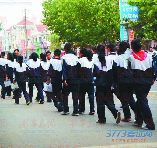 莱西市最新或2024（历届）普通高中招生改革方案出台。初中学生学业考试成绩将实现分数与等级并行。除优质高中部分生源、特色班外不再实行电脑派位录取