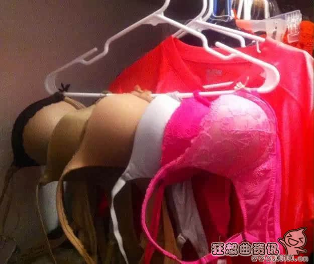 比基尼大赛内衣脱落,模特淡定从容走完全程